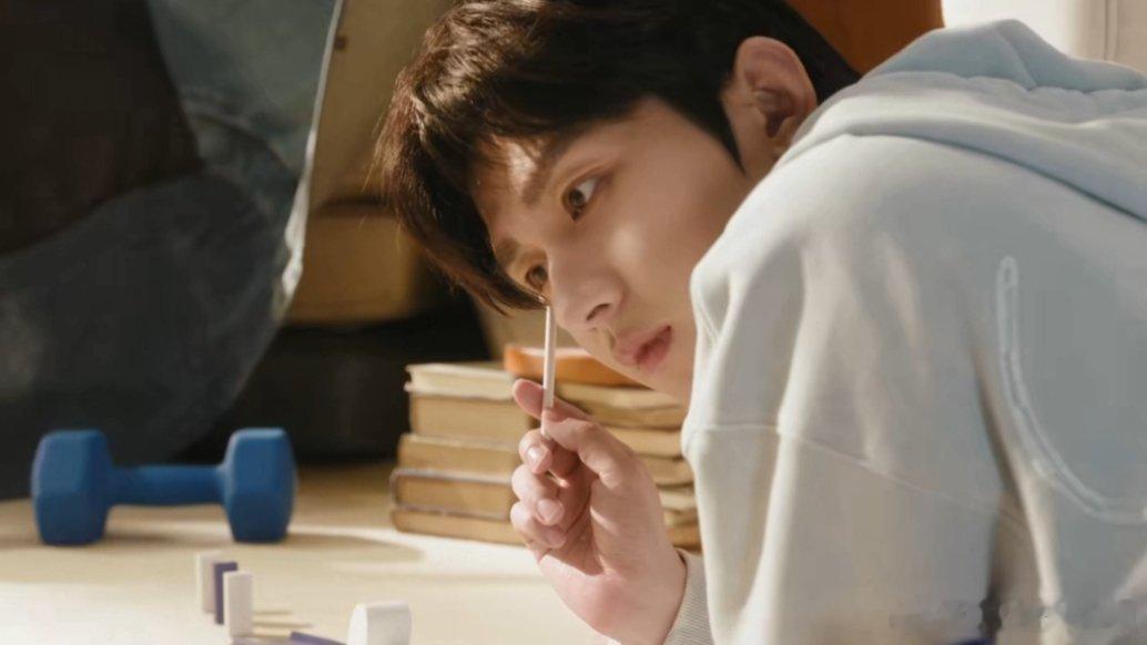 成毅你从不把梦想挂在嘴边，但每一个坚定的选择，都在诉说着无声的热爱与追求。成毅长