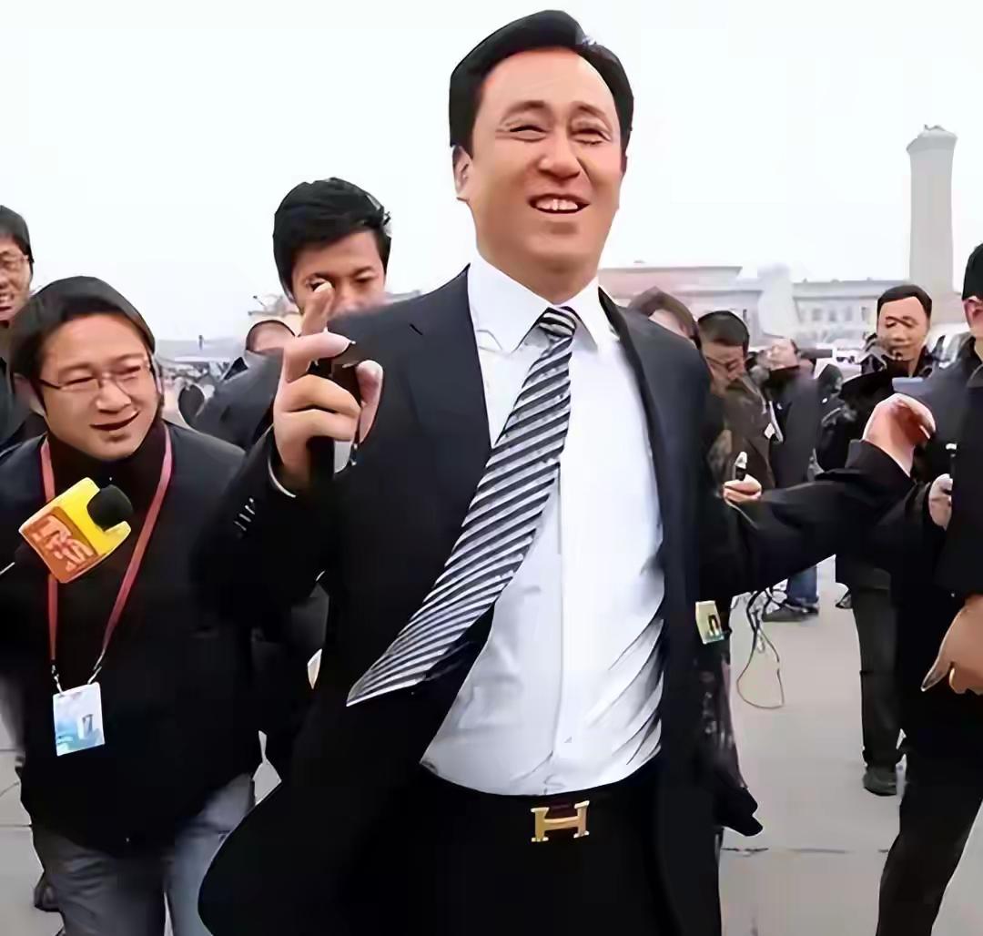 有些首富，真是让人恨得牙痒痒！就说国美创始人黄光裕，曾经多次登顶内地首富。他早年
