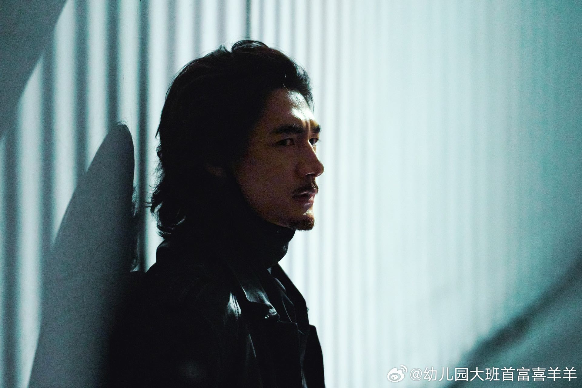 不同角色切换能看出来确实是在 此沙一人三角提名金鸡奖 ​​​