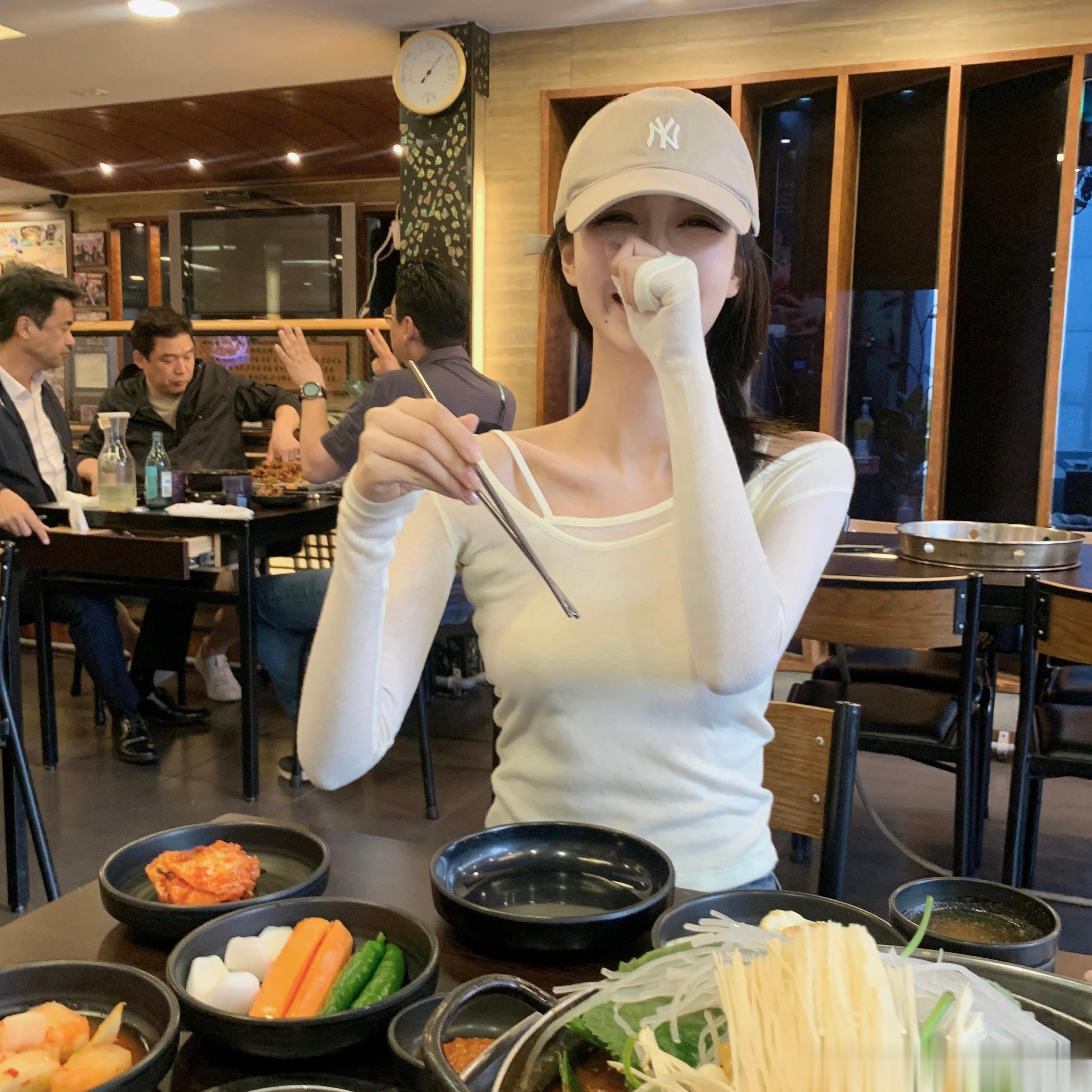 今晚20:00来咯！！老规矩老规矩评论喜欢哪件送你啦～[锦鲤附体] ​​​