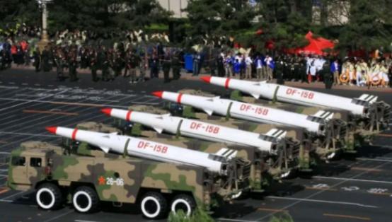 日本还在幻想着出兵干涉中国统一，可是日本的军舰还没离开港口，火箭军的6到8个导弹