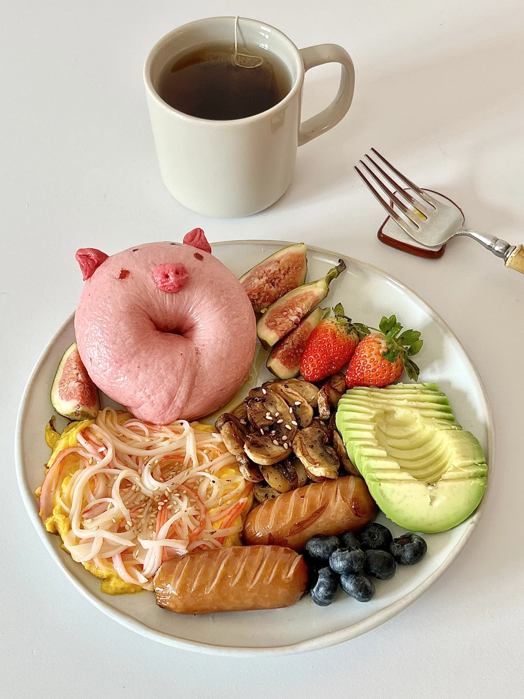 元气早餐 | 猪猪🐷贝果🥯蟹柳滑蛋🍳热红茶