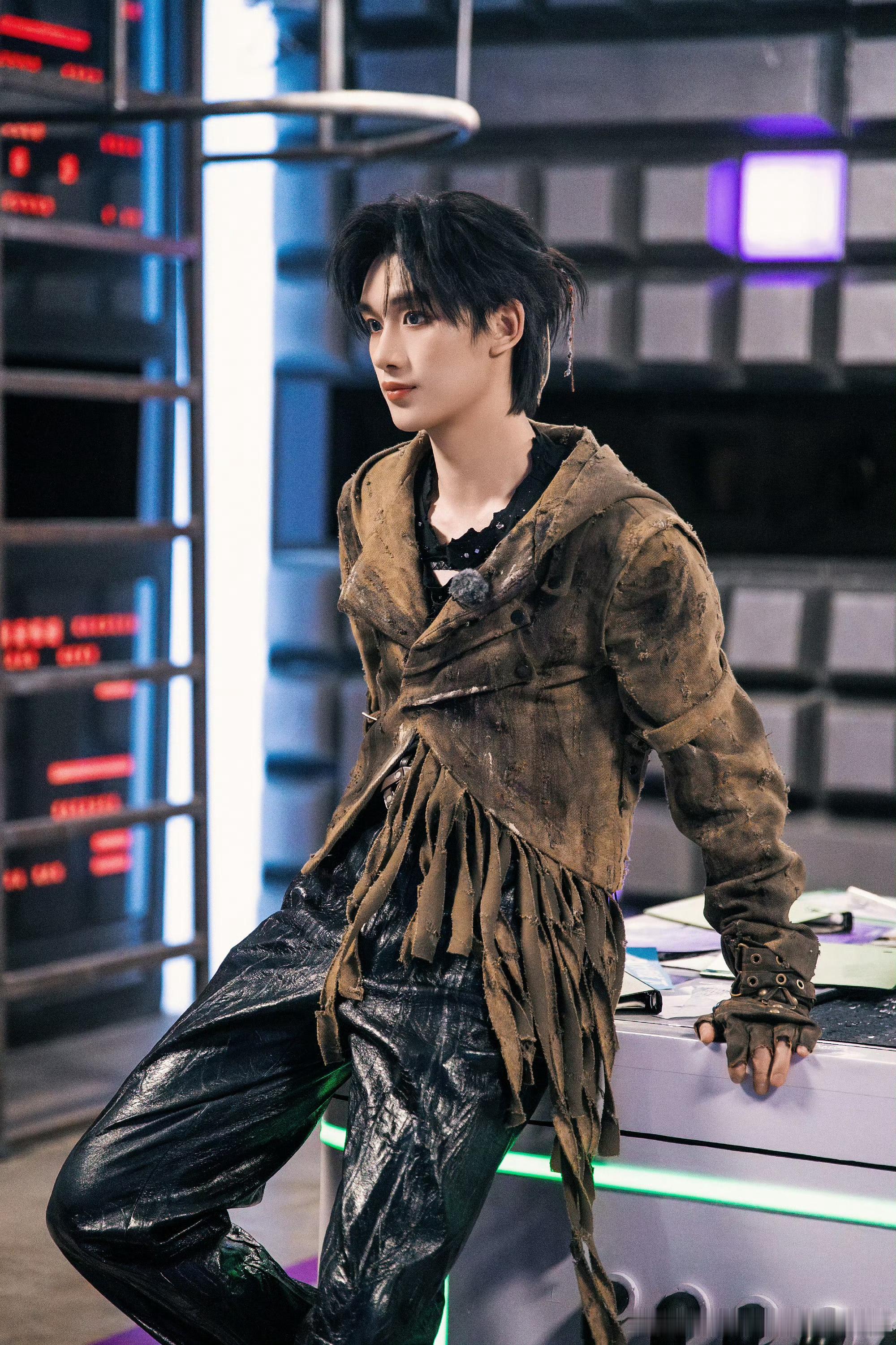 丁程鑫脱衣服听取哇声一片丁程鑫脱衣服孙千金靖起哄开始推理吧丁程鑫应该挺满意自己练