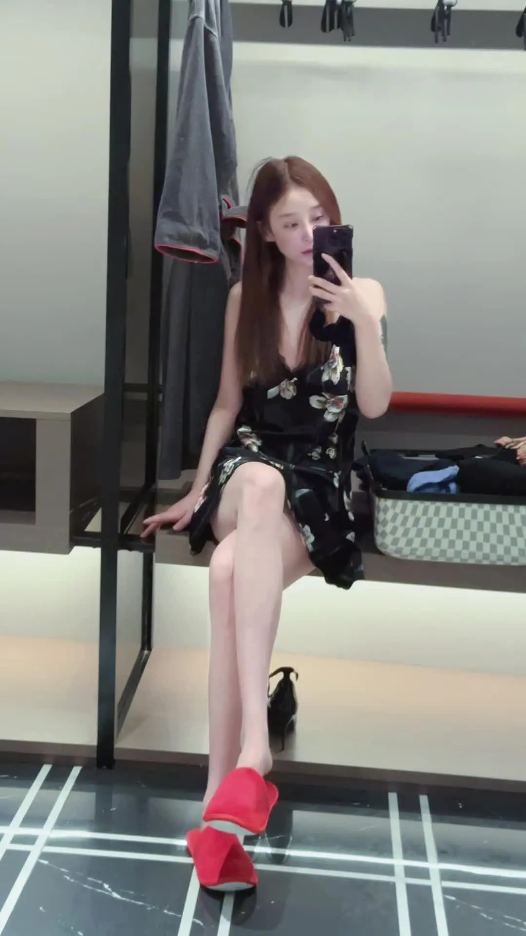 又是哭肿了眼的一天