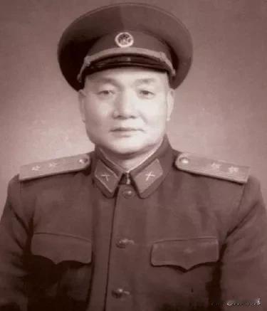孔从周（1906年10月2日—1991年6月7日），原名孔从周，陕西西安灞桥人。