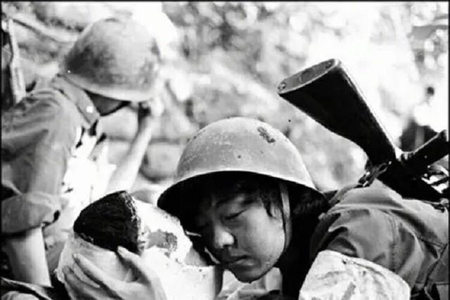 细说对越自卫反击战期间前线战士钟爱的香烟种类，女兵抽烟竟是为特殊任务帮忙的原因吗