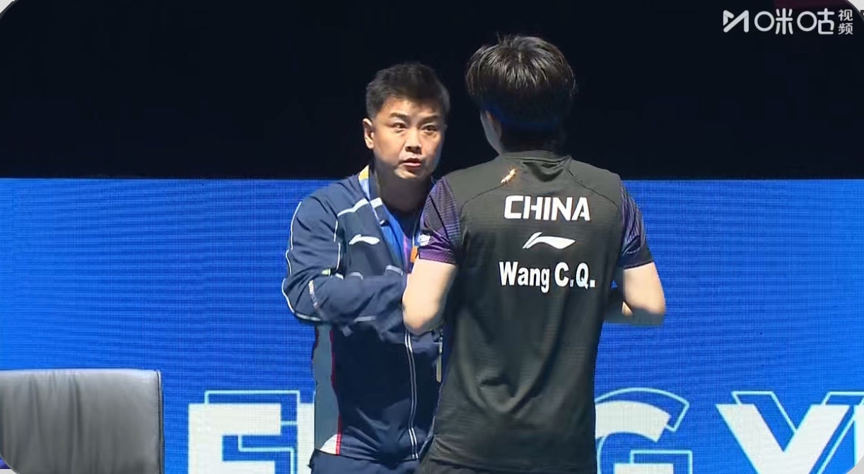 诶今天怎么不是孙逊了呢 