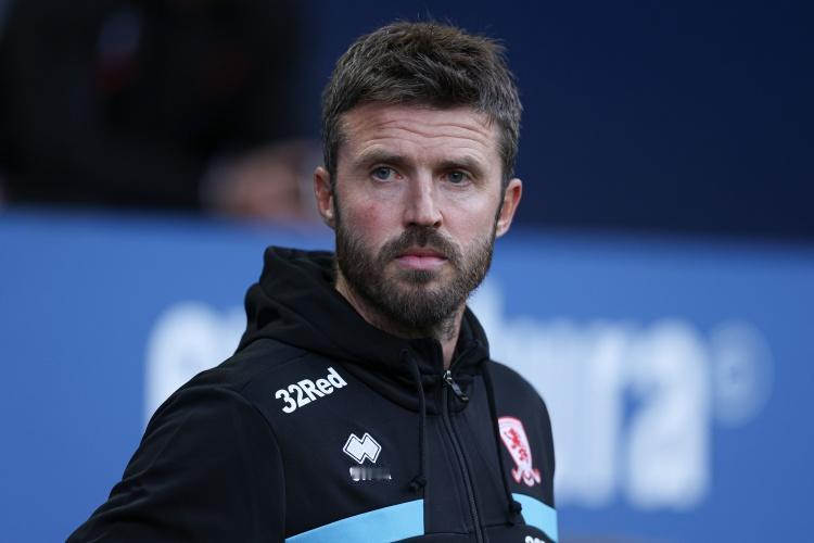 卡里克也好，索娃也罢，都是短期的应急。当然带队有起色说不定能转正。可问题是，年年