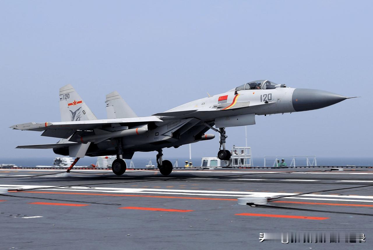 歼-15能锁定F-15J，歼-35也能锁定F-35A和F35-B，只是目前辽宁舰