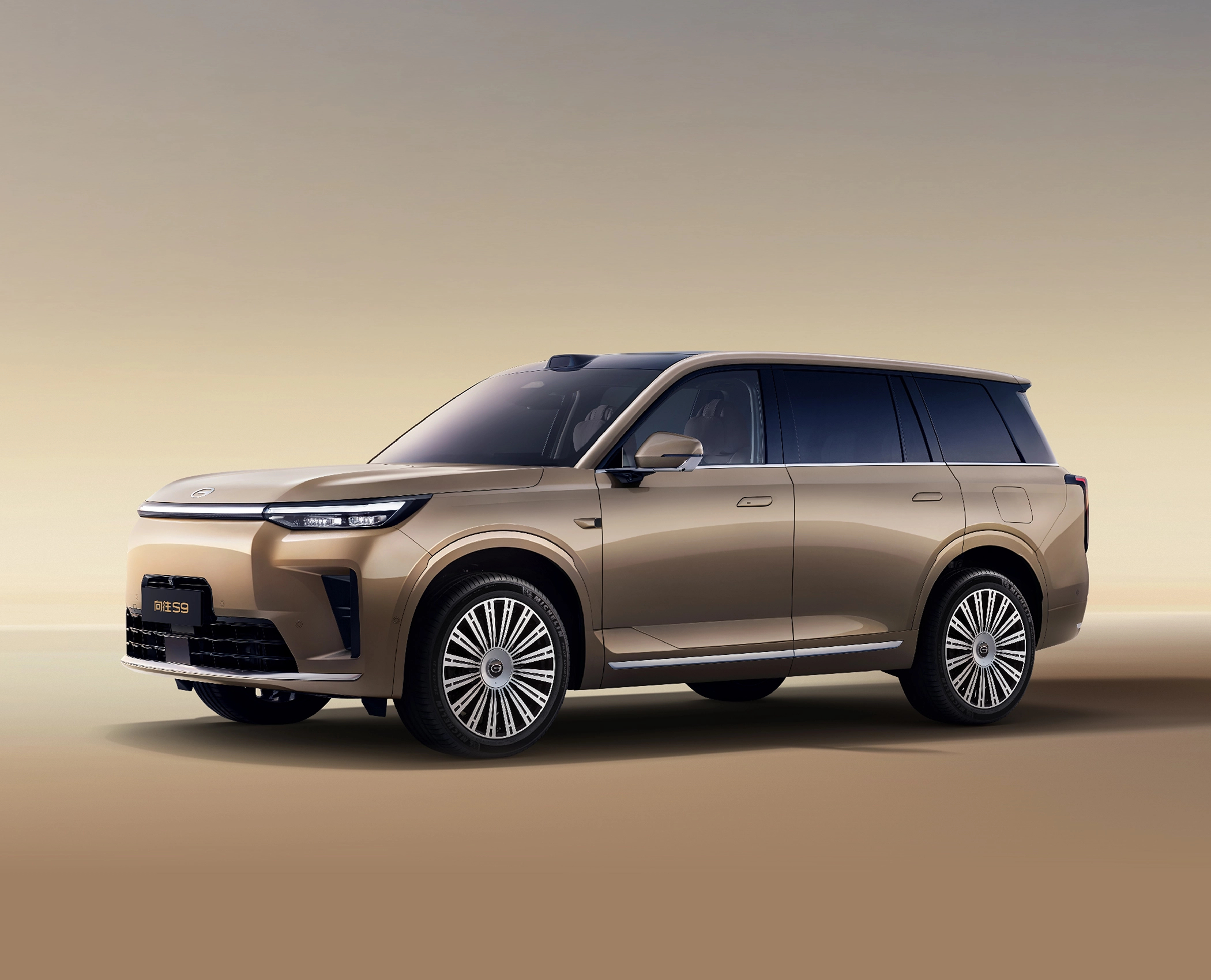 虽然华为乾崑不造车，但在助力车企造好车这件事上真下了功夫，累计超500亿元压强式