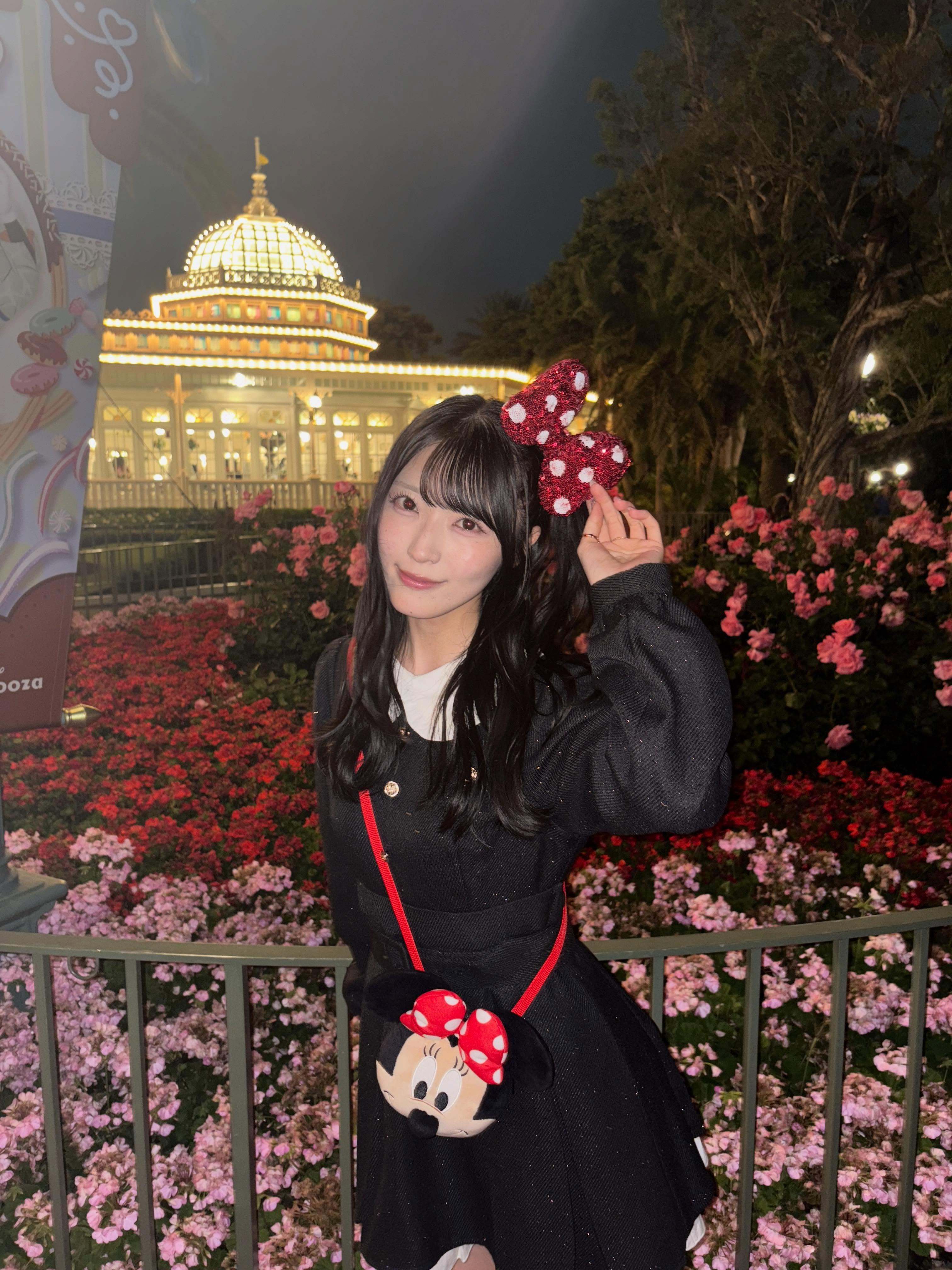 【图片】AKB48佐藤绮星 和ひゆか酱、ゆき酱一起米妮风穿搭~💭❤️🖤 