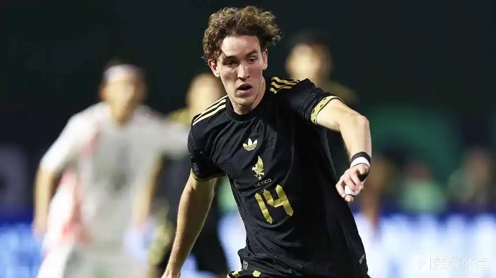 墨西哥国家队再遭重创！中场核心鲁伊斯前交叉韧带撕裂，无缘世界杯！💥雪上加霜！继