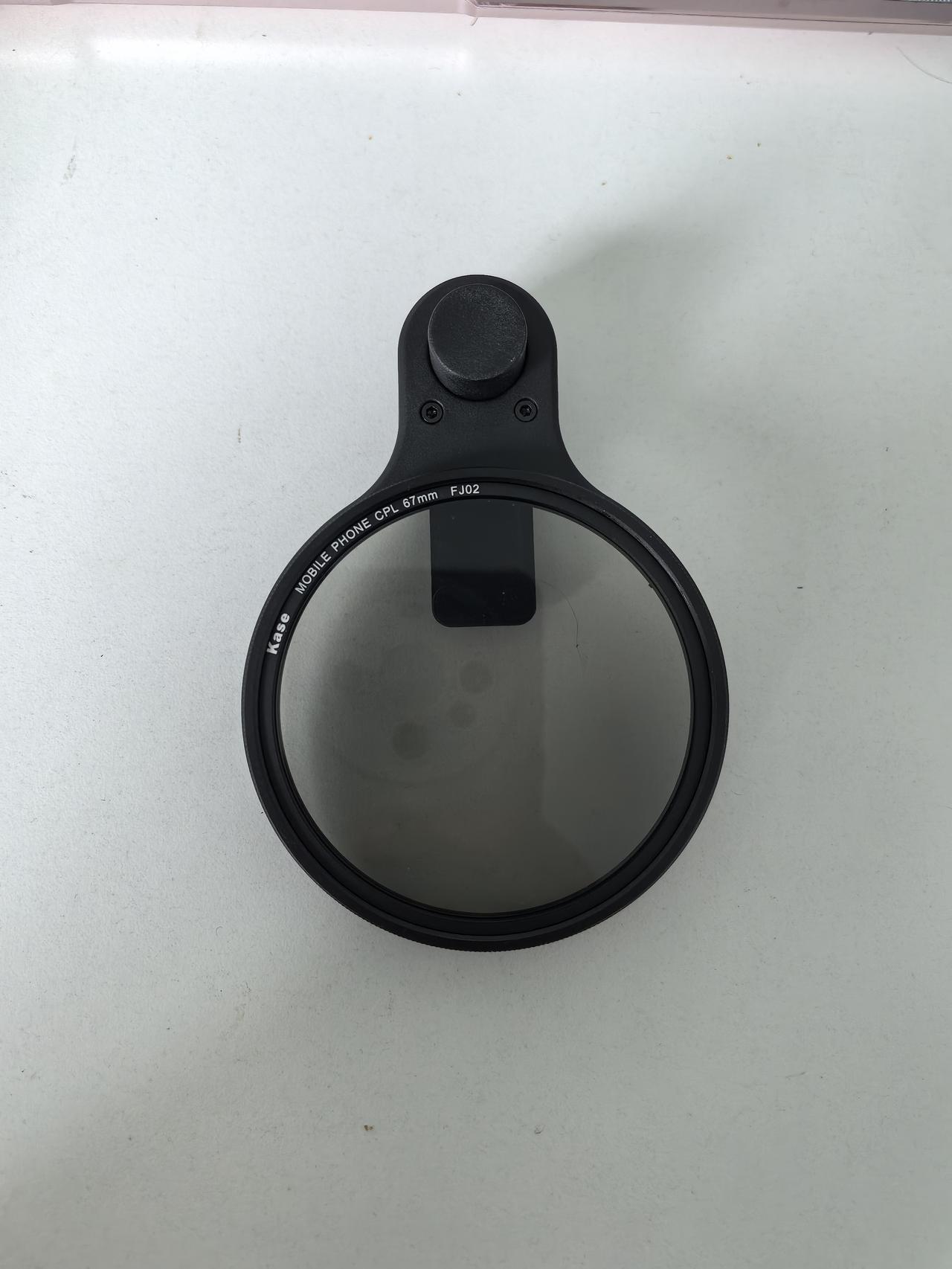 这是我最近的一桩“日韩干”之事。
网上刷到这个东西，这个镜子叫“磁吸CPL”,通