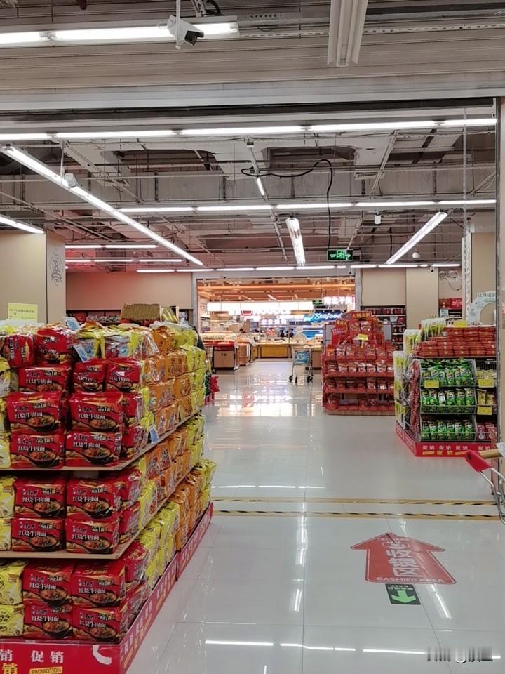 今天的心情很dawn
是不是来超市听了超市放的歌
所有的情绪犹潮水般涌上心头
一