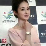 赵丽颖 我即剧名在娱乐圈这个大舞台上，有这样一位女演员，她一出场，仿佛就自带故事