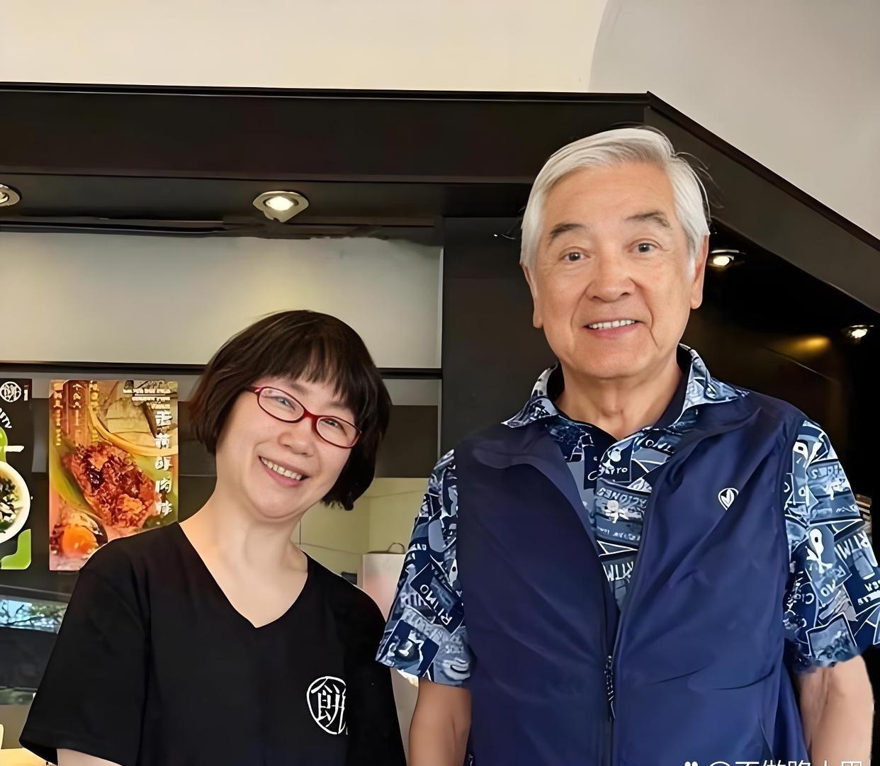 老戏骨秦沛真是把苦都自己咽了！为了养娃，他两年狂接19部戏，穷到连盒草莓都舍不得