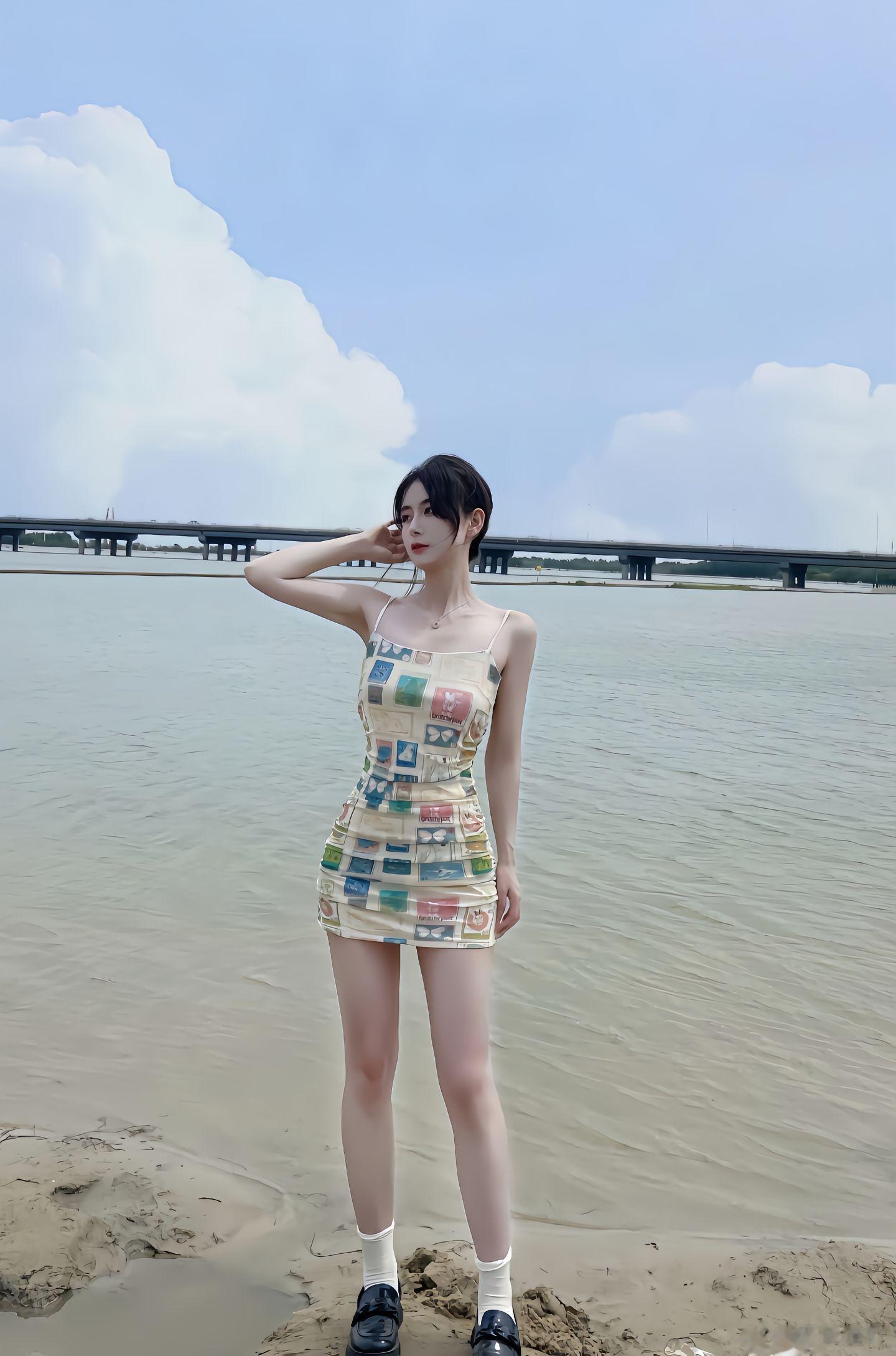 海滩风景五彩包臀裙，有没有同款的#穿搭[超话]##今日穿搭(ootd)# ​​​
