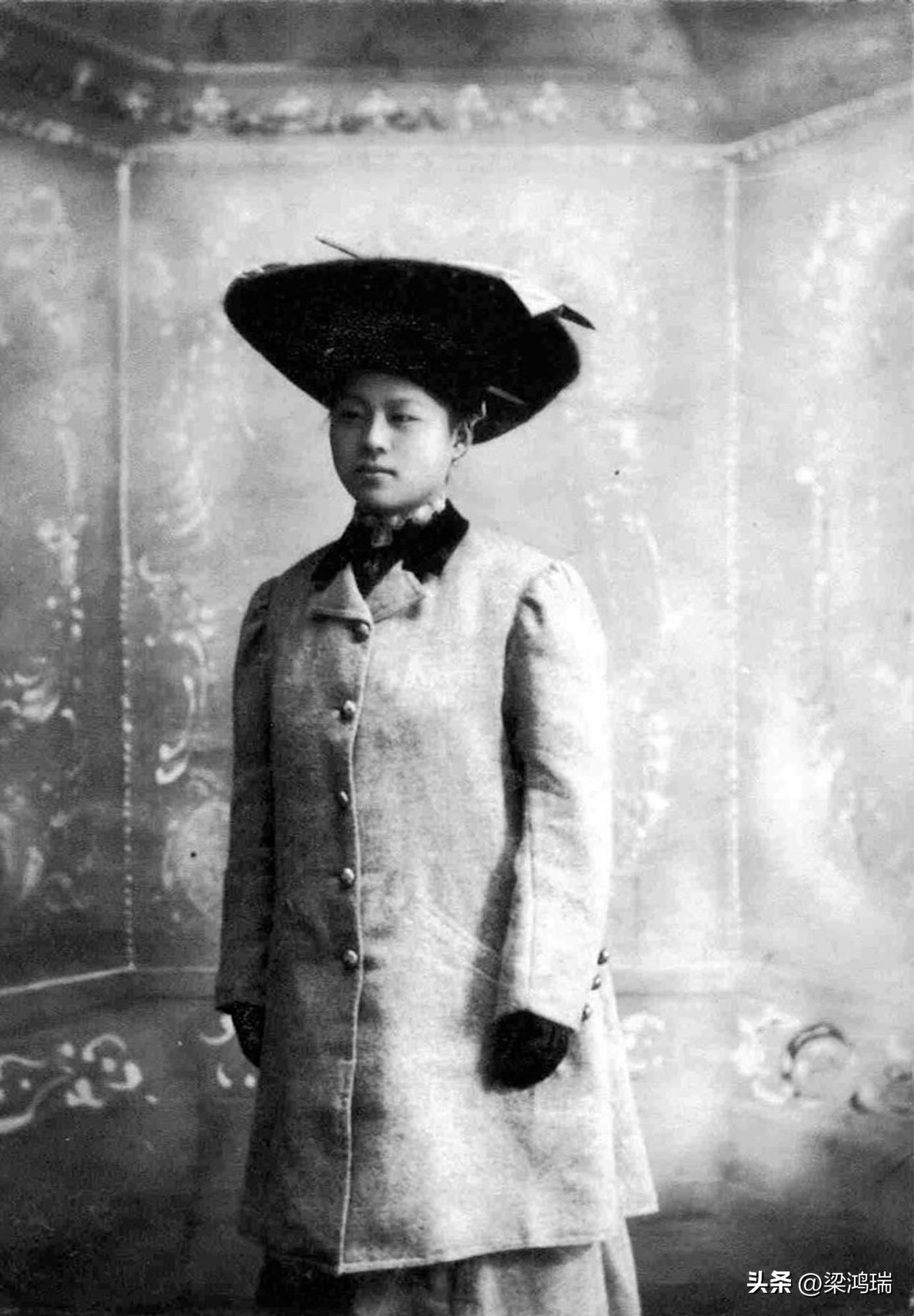 19世纪末，一位名叫吴天富（Tien Fuh Wu）的年轻女孩被父亲卖掉，以偿还