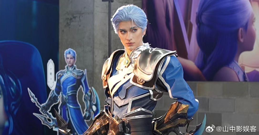 188的卡琳娜COS188的铠卡琳娜cos铠太权威了简直惊艳！卡琳娜这 COS 