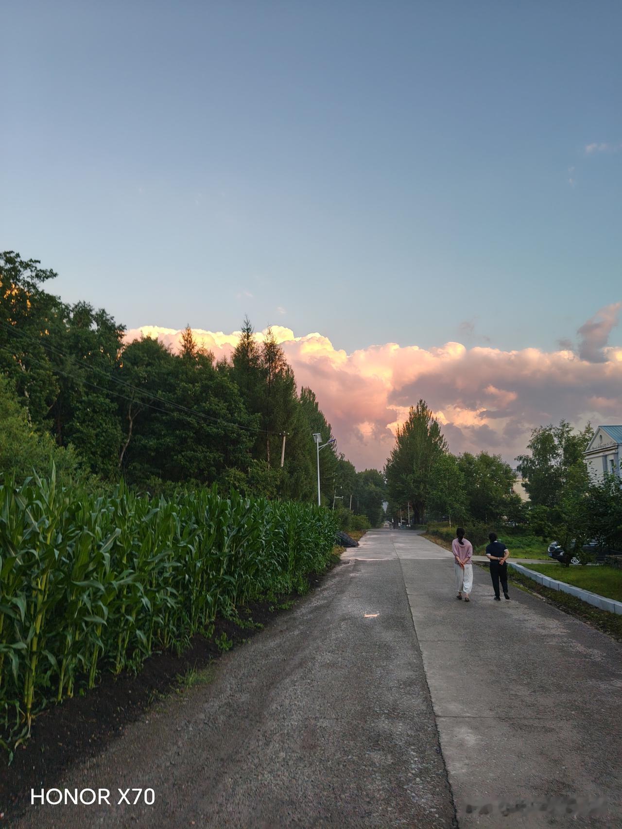 分享一下随手拍的夕阳西下落日余晖