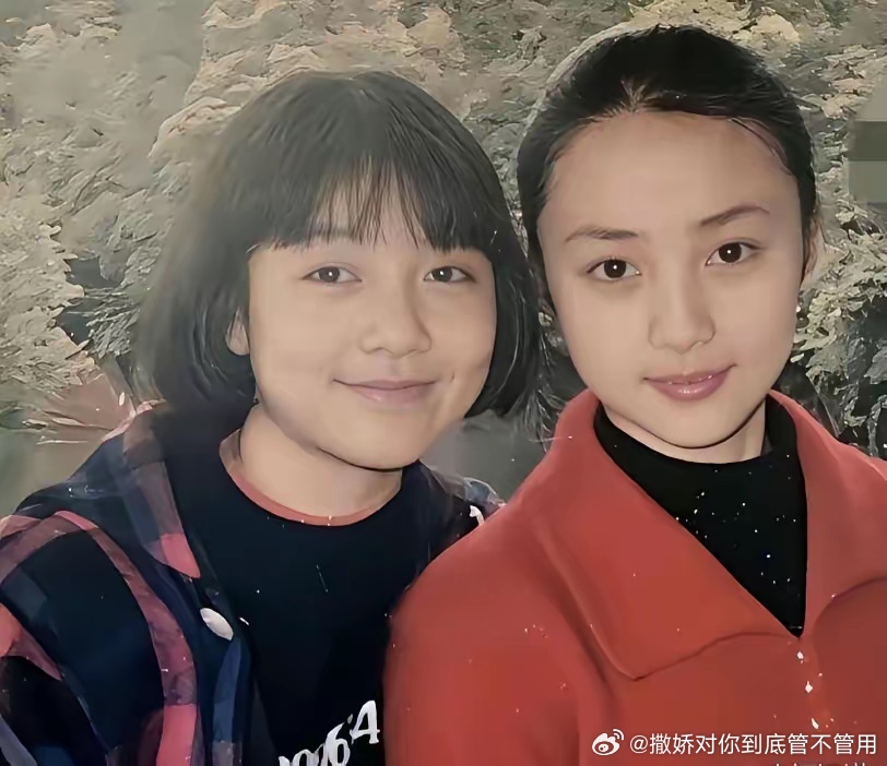 难怪黄磊说，蒋勤勤刚进大学第一天，整个校园都轰动了，大家都来一睹芳容！那个时候的