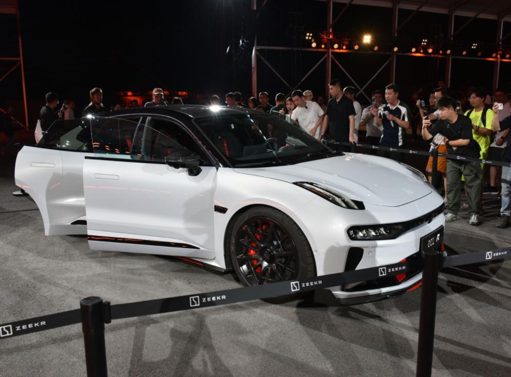 特斯拉Model S Plaid该退位了，极氪001 FR来了，最大马力1265