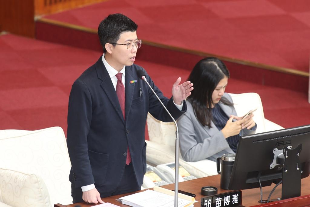台湾女议员苗博雅：“战争不可怕，就像邻居打架一样。”战争像邻居打架？能说出这种话