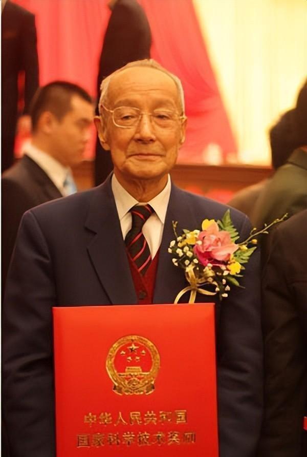 之前各国都喊着稀土稀缺、开采亏本，可如今却纷纷扎堆找稀土，资源匮乏的日本潜入60