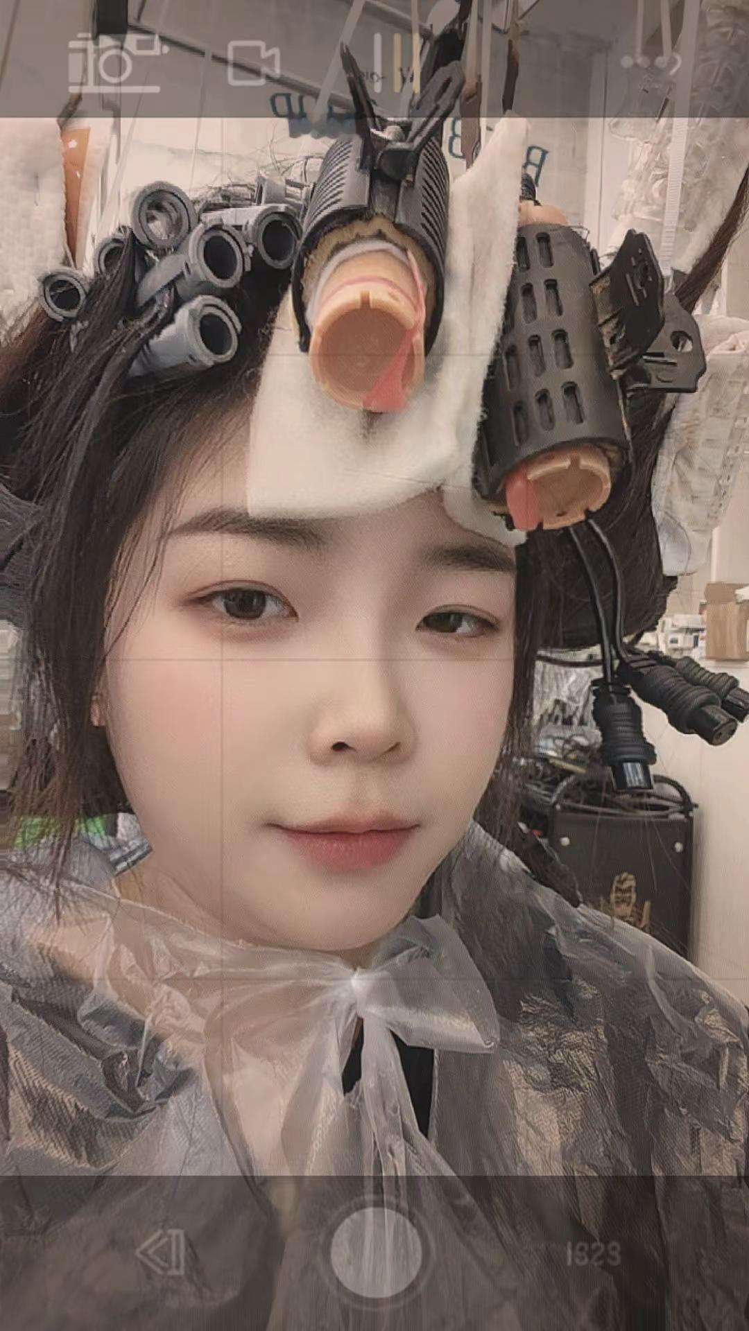 赌上一把😅😅😅赌赢了叫姐姐，赌输了叫阿姨🌹🌹🌹