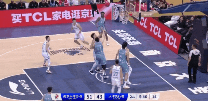 半场林葳干了23分，外线三分4中4，是什么水平[呲牙][呲牙]
#中国男篮# #