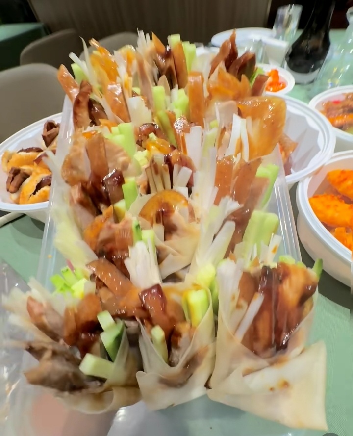 大早上就开始想吃好吃的了日常生活分享！！早上好！！好想继续睡觉！ 