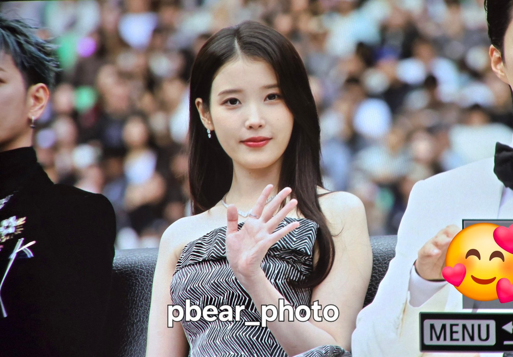 IU  🌸IU出道十七周年快乐 251206 IU参加AAA颁奖典礼饭拍预览图