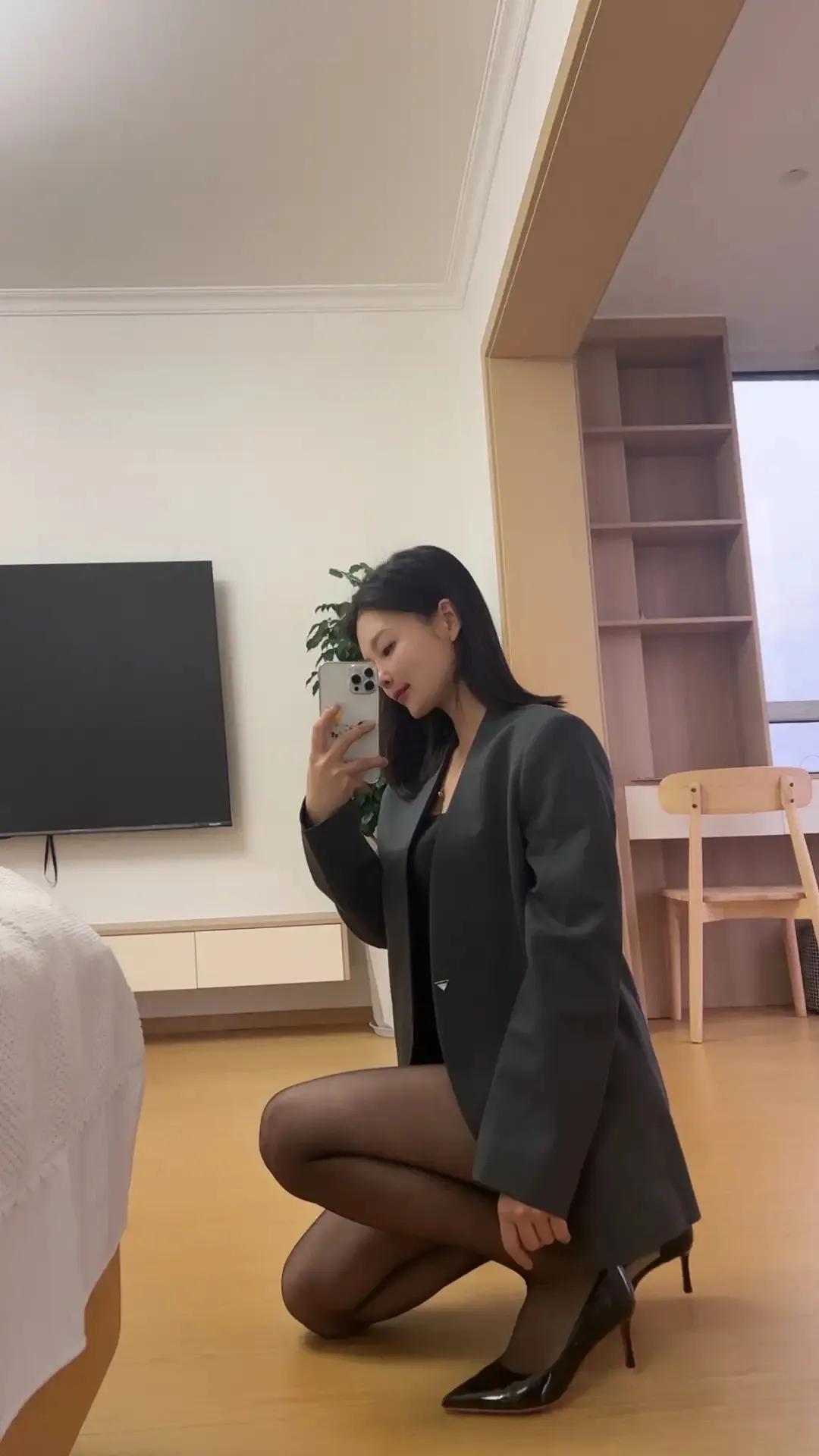 #好身材性感女神# #性感黑丝高跟yyds# #美女丝袜高跟鞋#