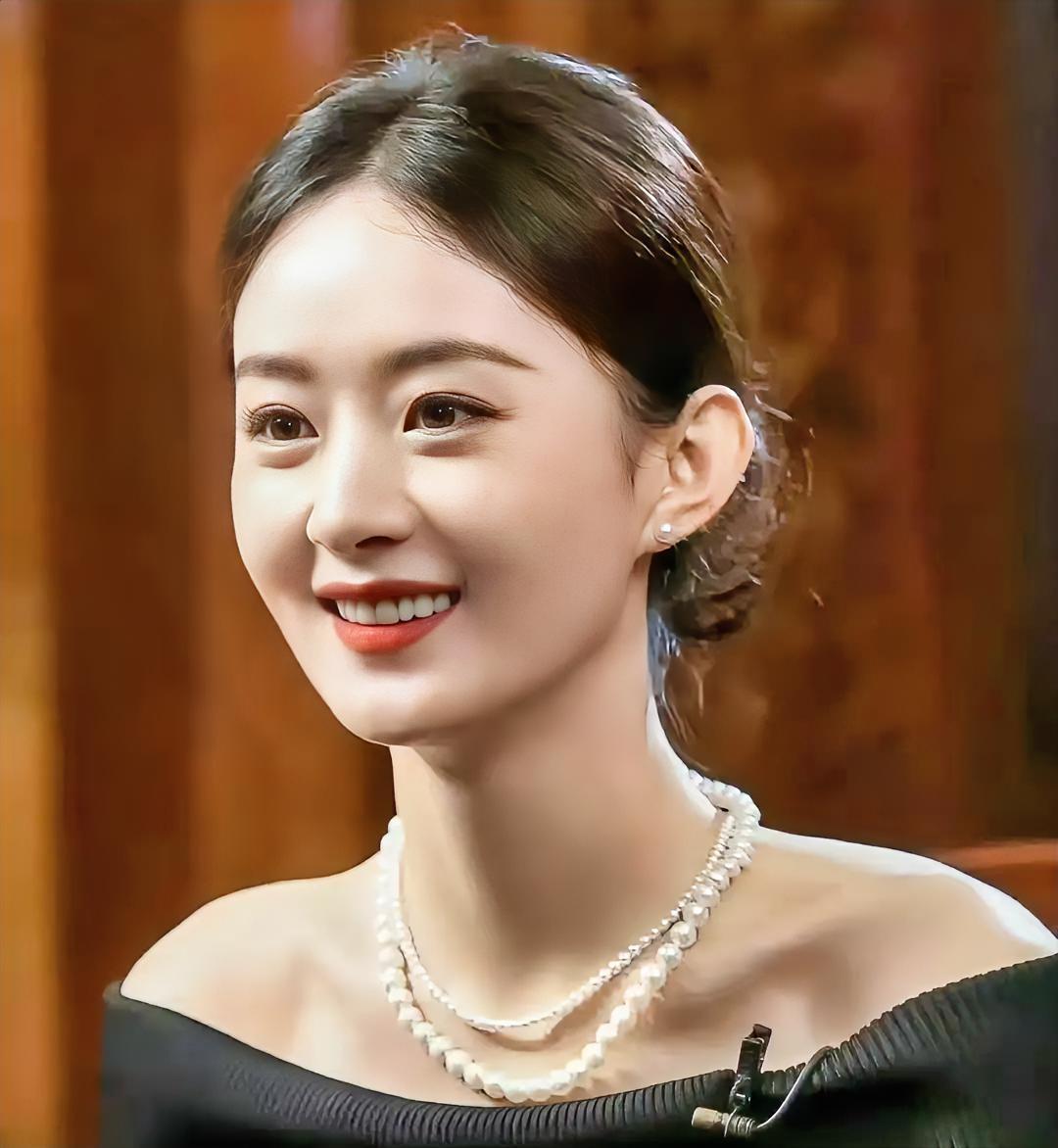 赵丽颖，终于装不下去了！撕下“国际咖”滤镜，戳破“演技封神”的真相
 
都说赵丽