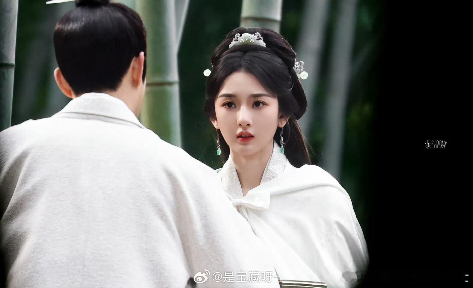 《折腰》定档即爆！宋祖儿刘宇宁演绎乱世绝恋​​在剧圈解禁浪潮中，这部积压已久的古