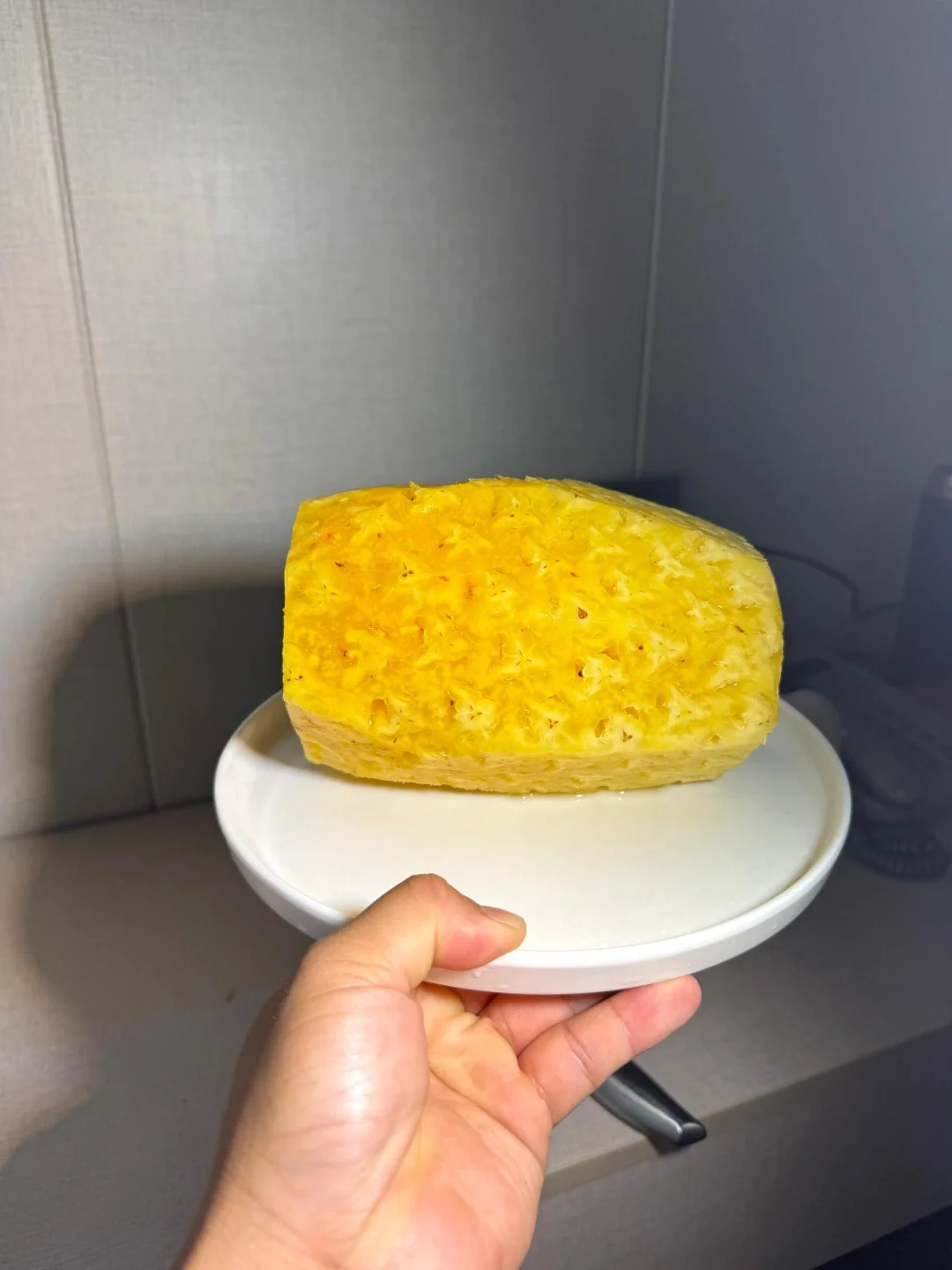 海南树上金钻凤梨10几块一箱，不甜包赔！