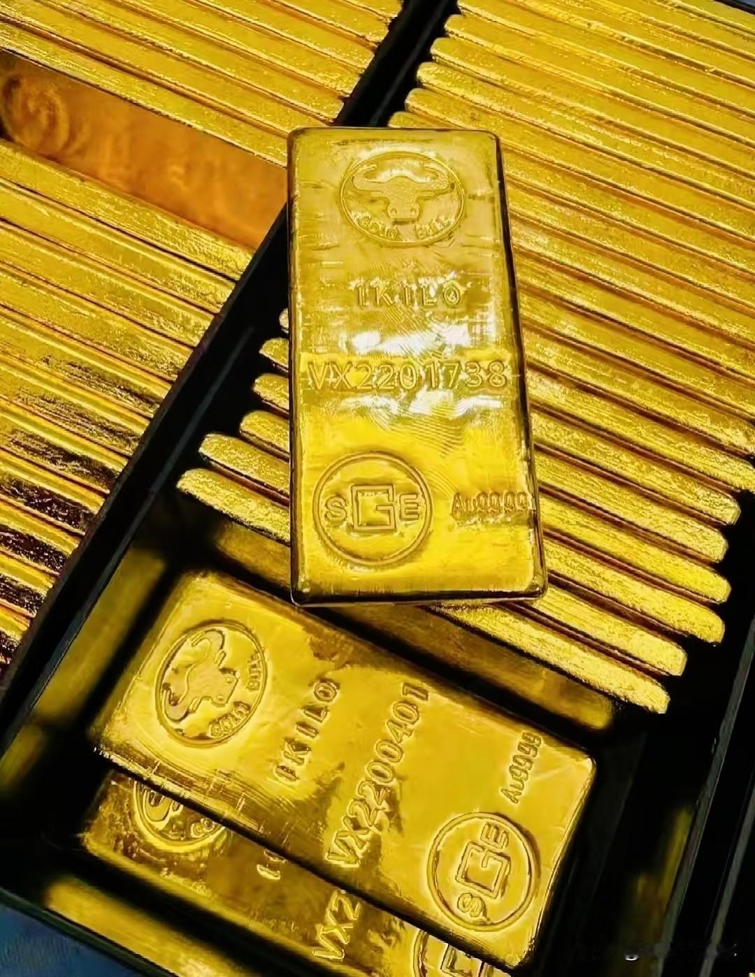 又到年底了

又是该买黄金的时候了

网上说过去十年有八年12月份金价是上涨的