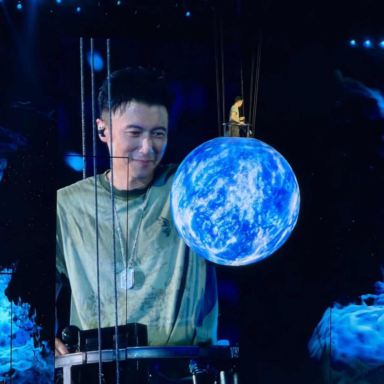 谢霆锋南昌演唱会南昌的歌迷们，这次进化真到家门口了~谢霆锋南昌演唱会是真的来了！