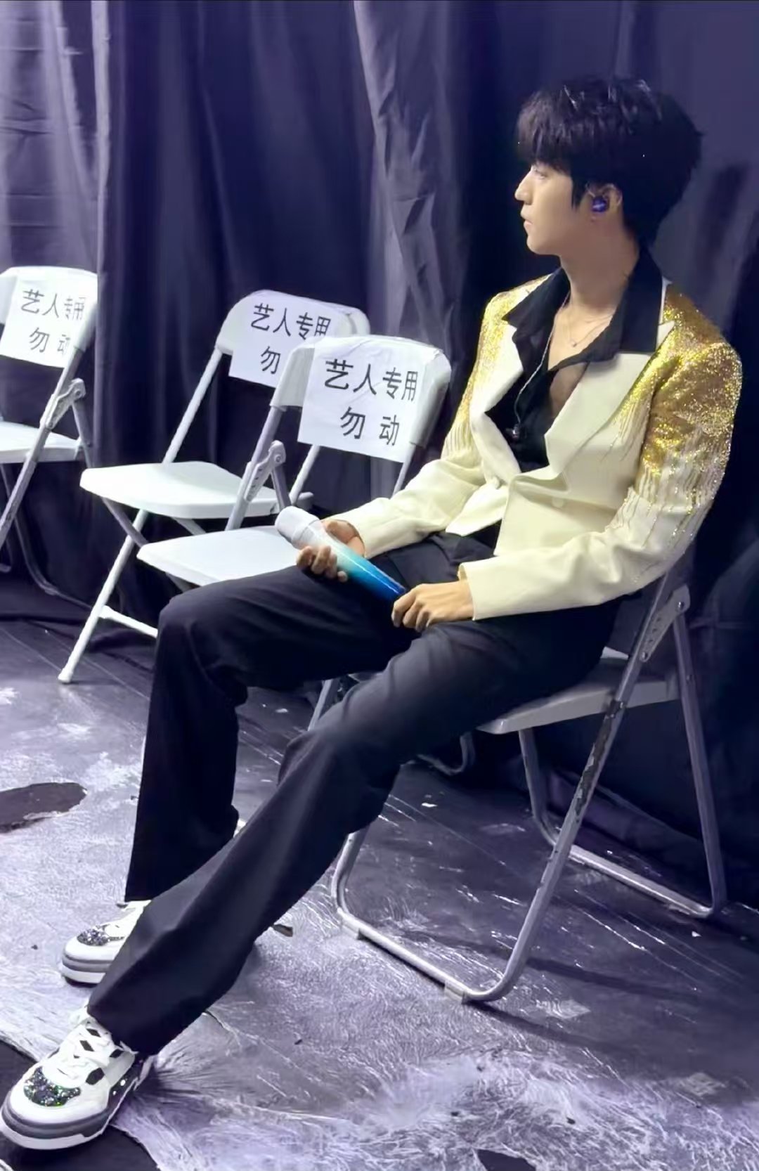 王俊凯一组花絮 王俊凯台前幕后live 王俊凯一组花絮来啦 