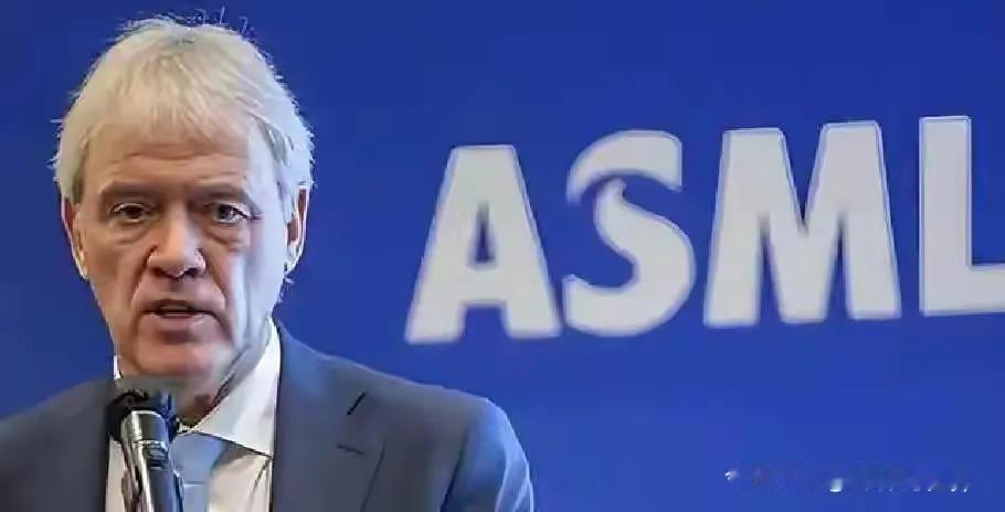 ASML公司那高管还大放厥词，说咱造不出EUV光刻机 ，把人气得够呛。美国也跟着