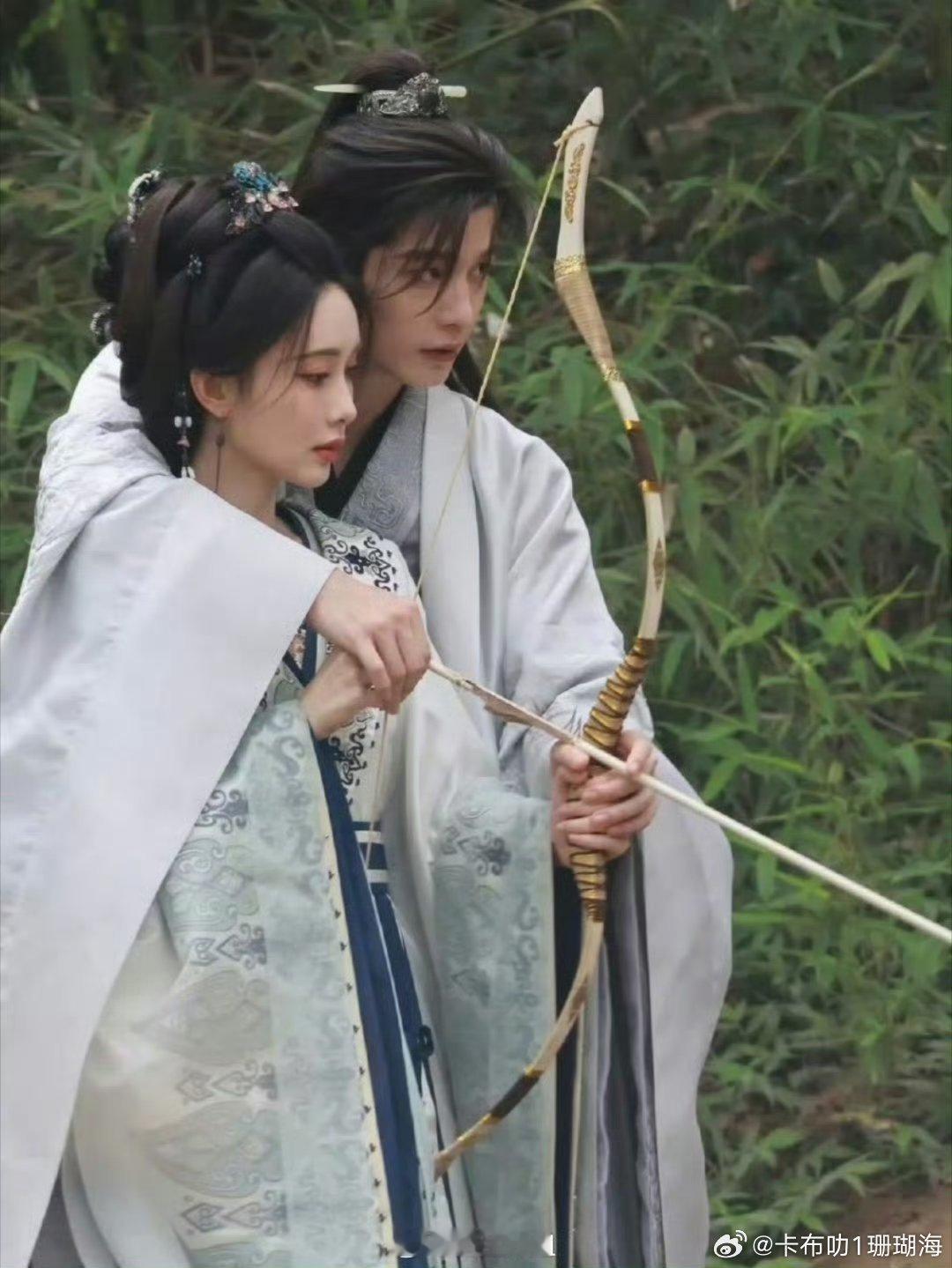孟子义何与《百花杀》射箭路透有：何与你这是教射箭还是占便宜。 ​​​