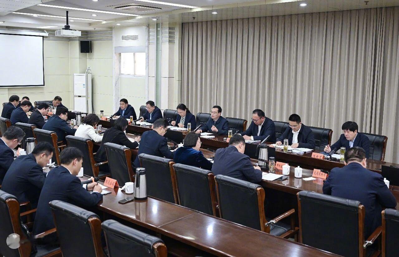 “有网友建议，要挖掘霸王和虞姬的故事。”“有球迷指出，现场网络信号不够强。”“现