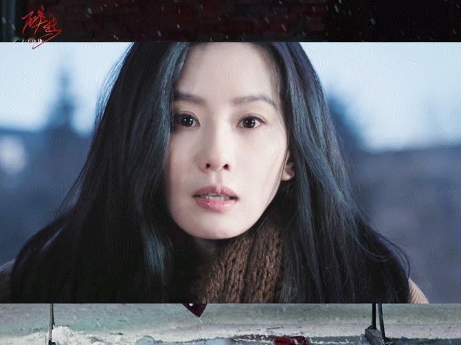 醉梦拍了女记者抡锤砸车谁能想到斯文女记者还有这样爆发力，不是无脑冲动，是长久压抑