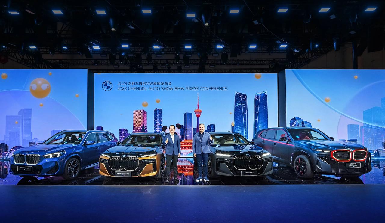 【国产宝马 iX1售价29.99万元起】在今天开幕的2023成都车展上，宝马上市