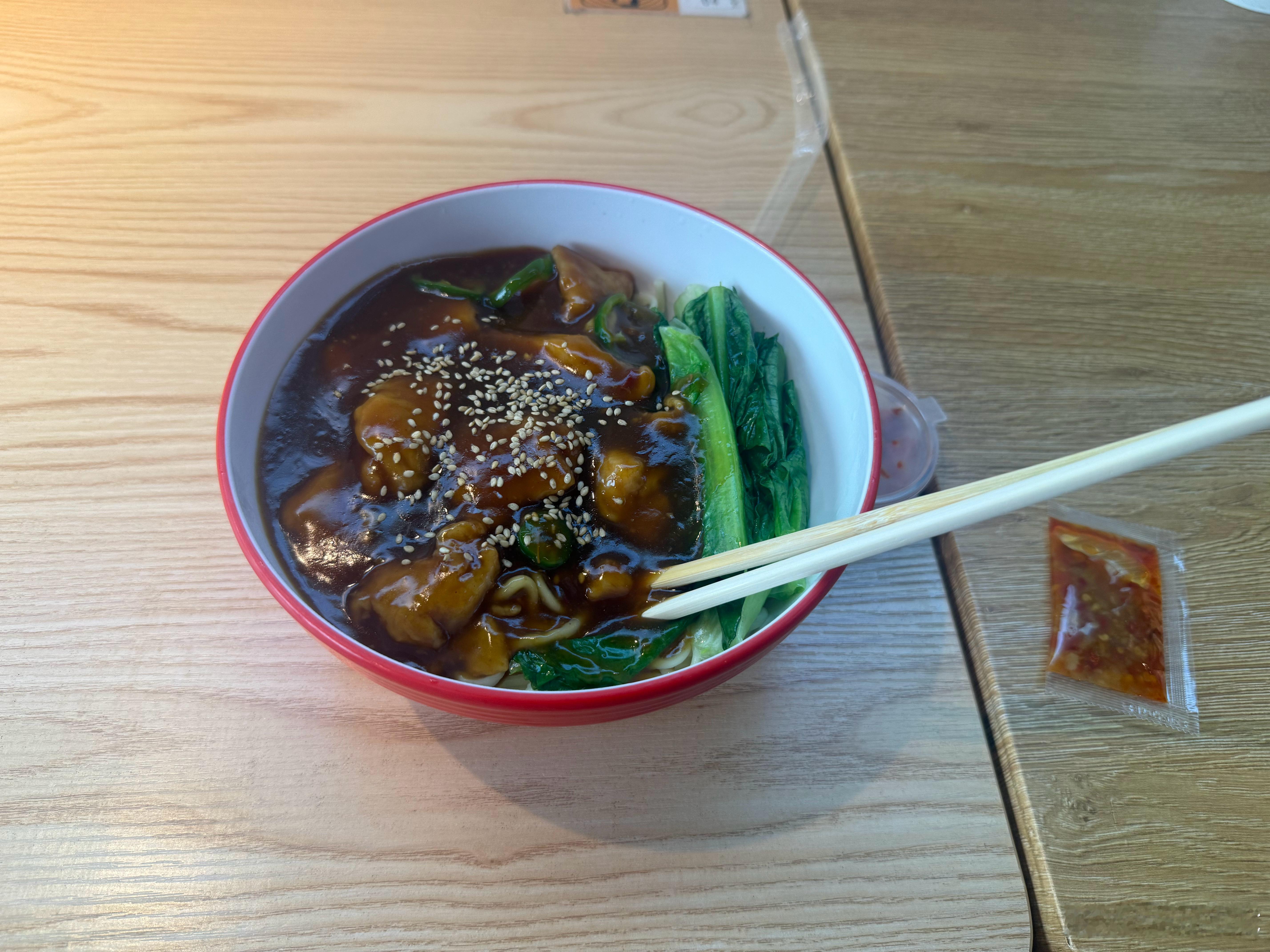 日常日常分享 打工人午餐，滑鸡面 就是不辣 