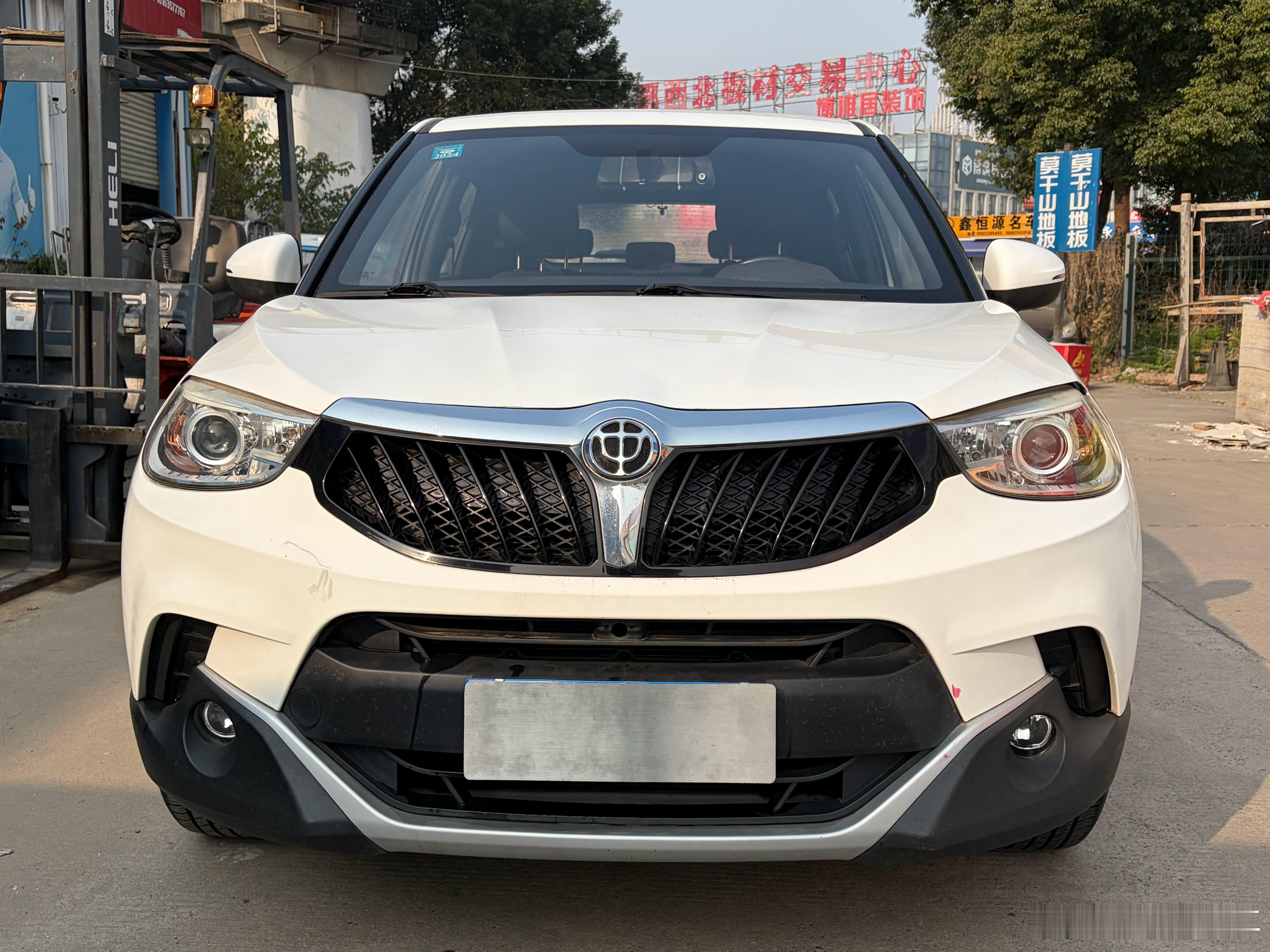 两台小卡拉咪已售下架年底了，不留车有的挣就能卖收车不会停 襄阳·犀牛二手车