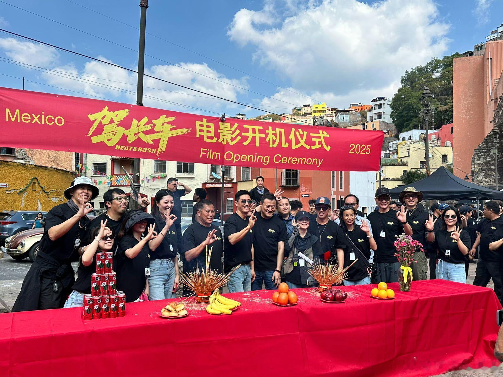 又一次被吴京这种“不糊弄”的劲儿打动。为了呈现更好的效果，坚持实地取景，不断挑战