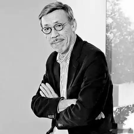 许绍雄才走五天，冯淬帆昨晚也随他而去！
不过一些网友最关心的是他的家产如何分配，