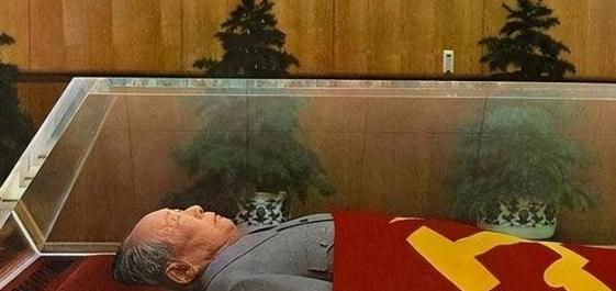 毛主席遗体防腐每年花费无数，而永久保存的水晶棺，纯度高达99.99%，价值更是不