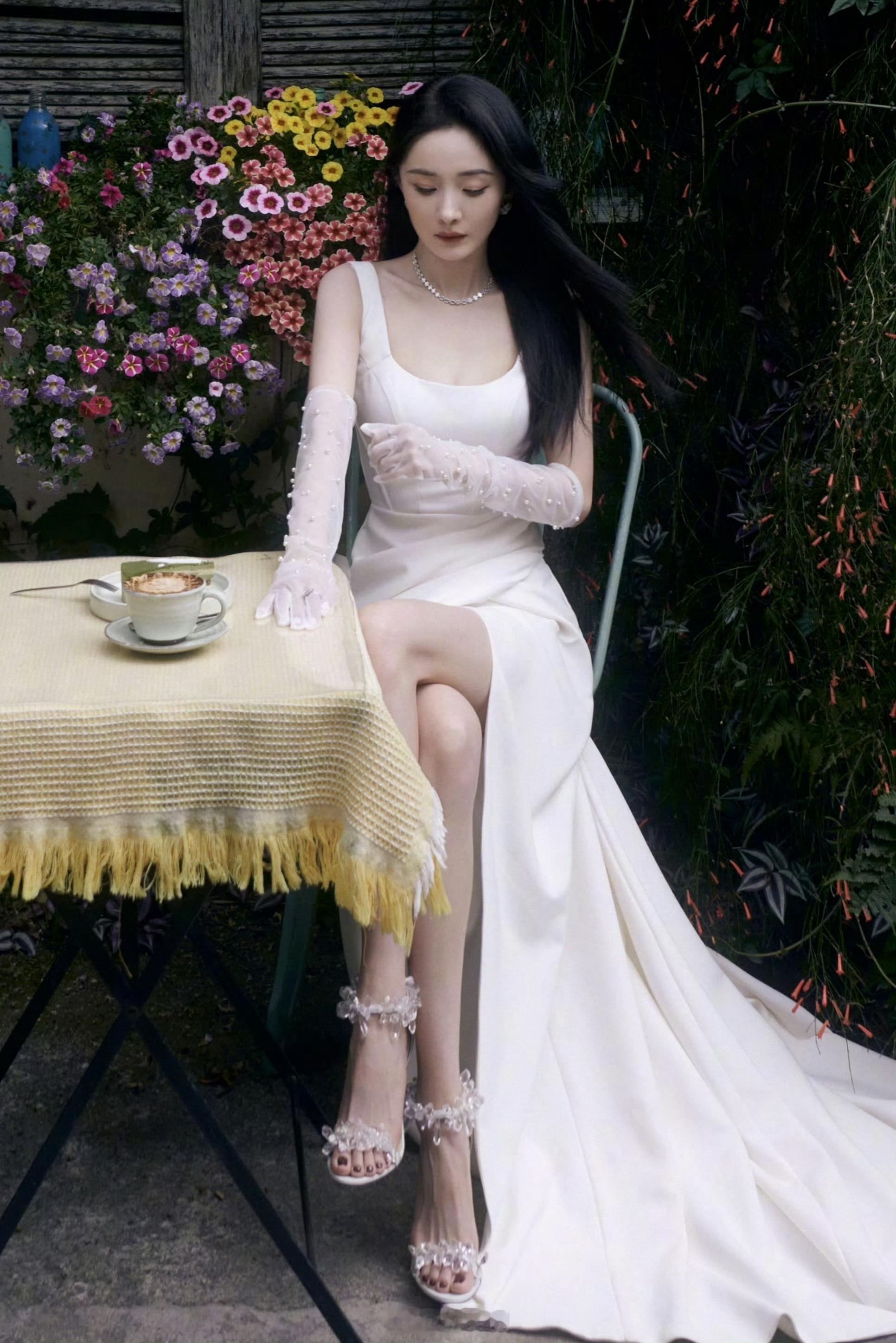 杨幂经典套装 要素齐全白丝手套 大长腿  细高跟 热图阁公众号 